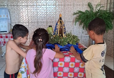 Missionários percorreram as casas da Diocese de Paranavaí no Mês Mariano