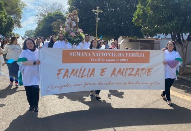 Caminhadas marcam início da Semana da Família na Diocese de Paranavaí