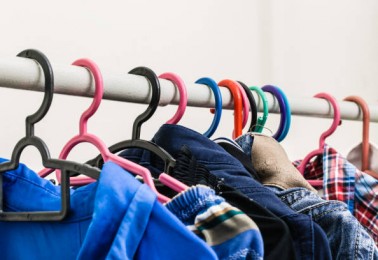 Cáritas diocesana promoverá bazar solidário com roupas a partir de R$ 3